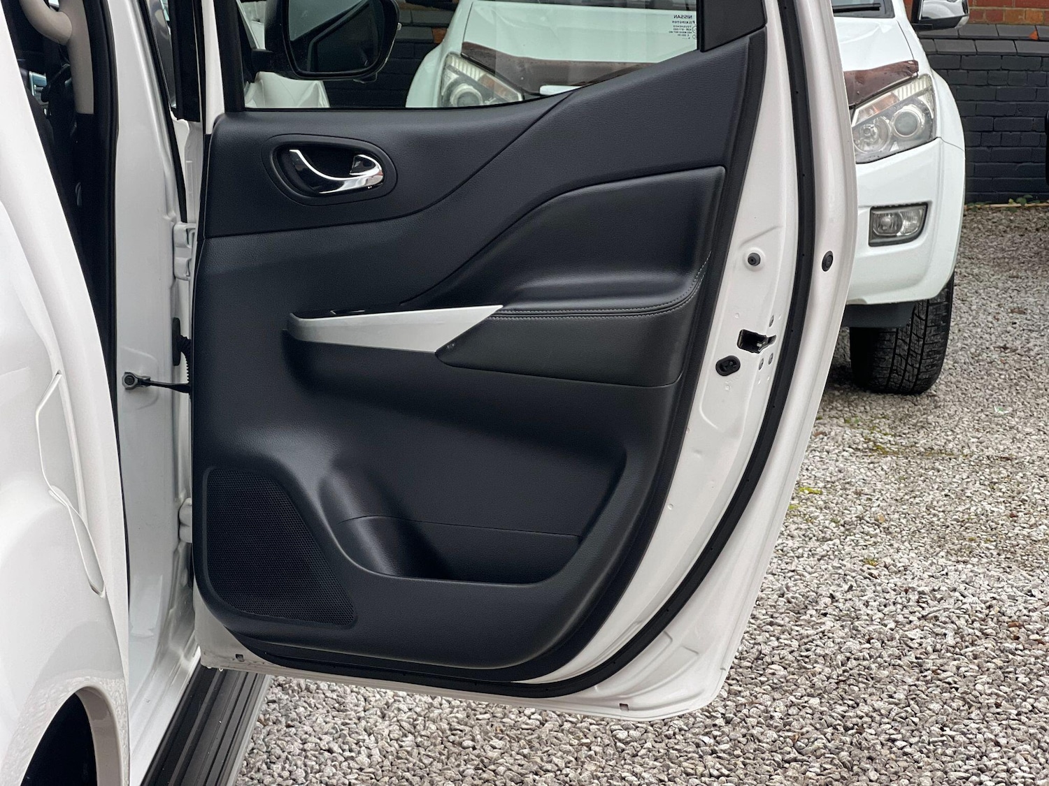 Used Nissan Navara 2017 for sale - 77705148: Photo 38