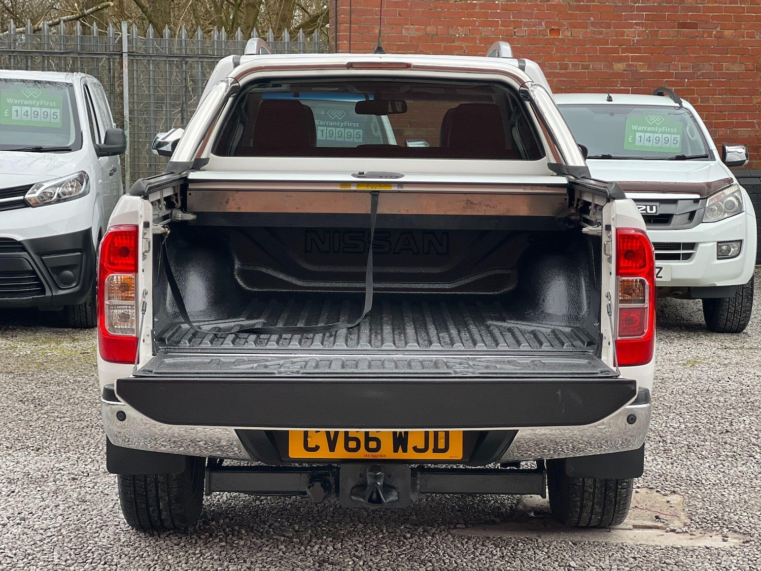 Used Nissan Navara 2017 for sale - 77705148: Photo 40