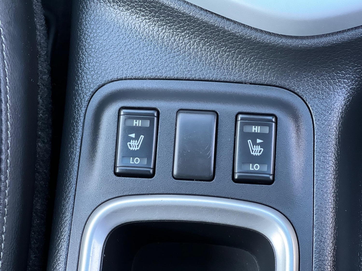 Used Nissan Navara 2017 for sale - 76658875: Photo 25