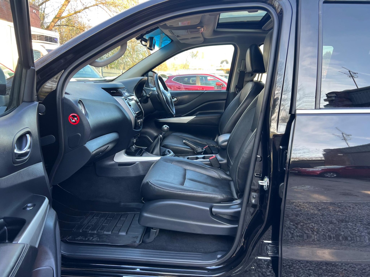 Used Nissan Navara 2017 for sale - 76658875: Photo 32