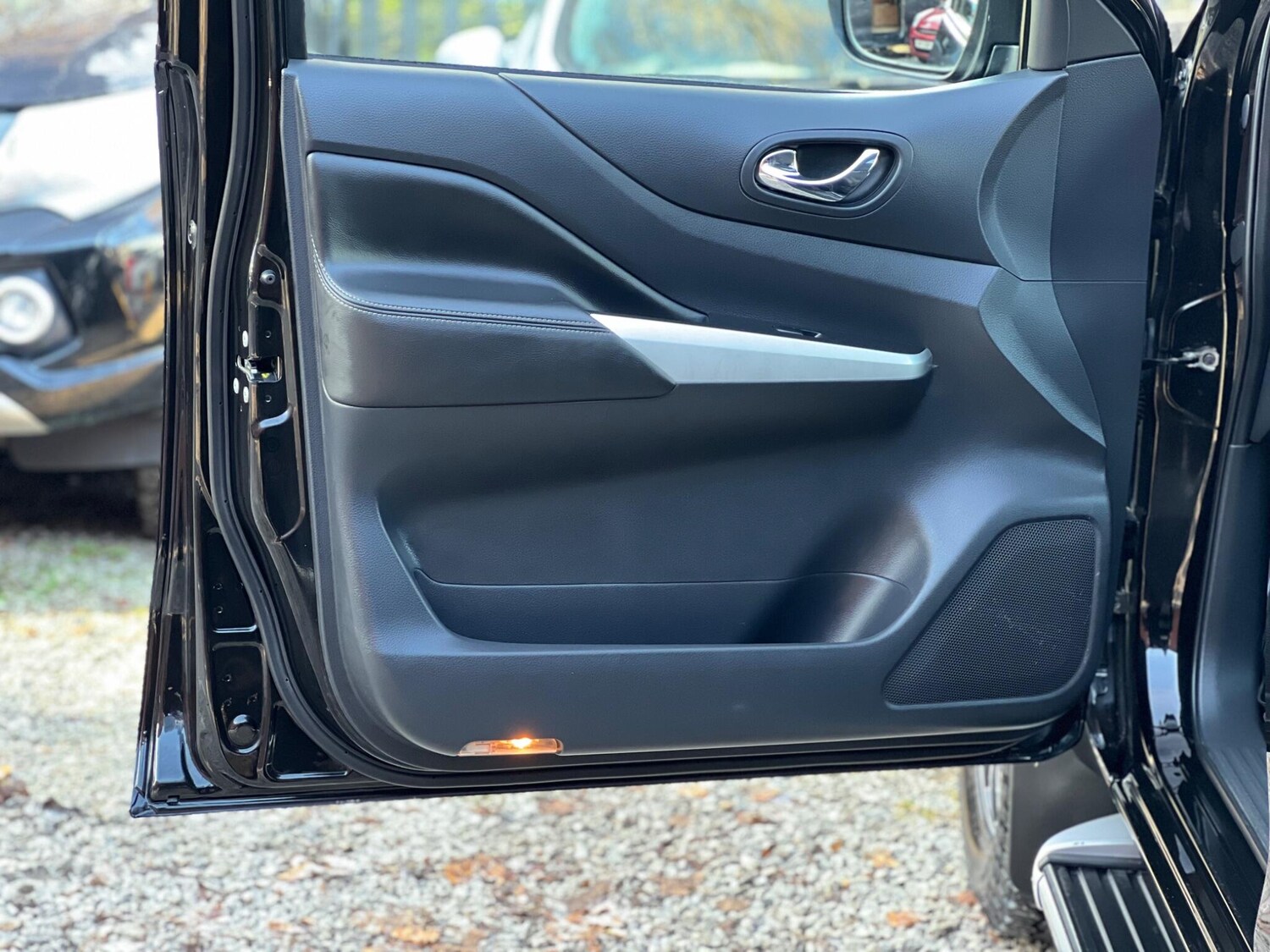 Used Nissan Navara 2017 for sale - 76658875: Photo 35