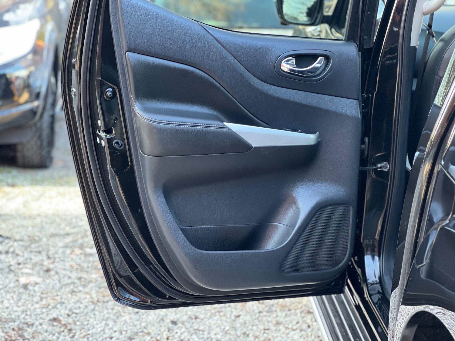 Used Nissan Navara 2017 for sale - 76658875: Photo 38