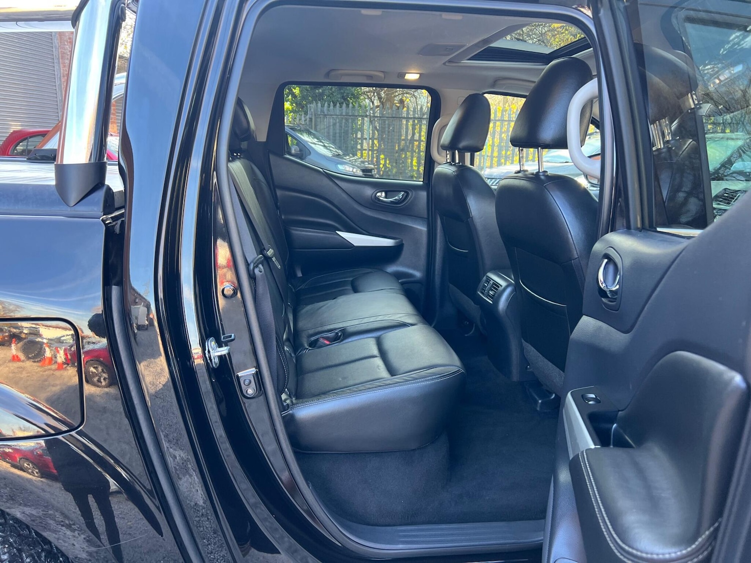 Used Nissan Navara 2017 for sale - 76658875: Photo 39