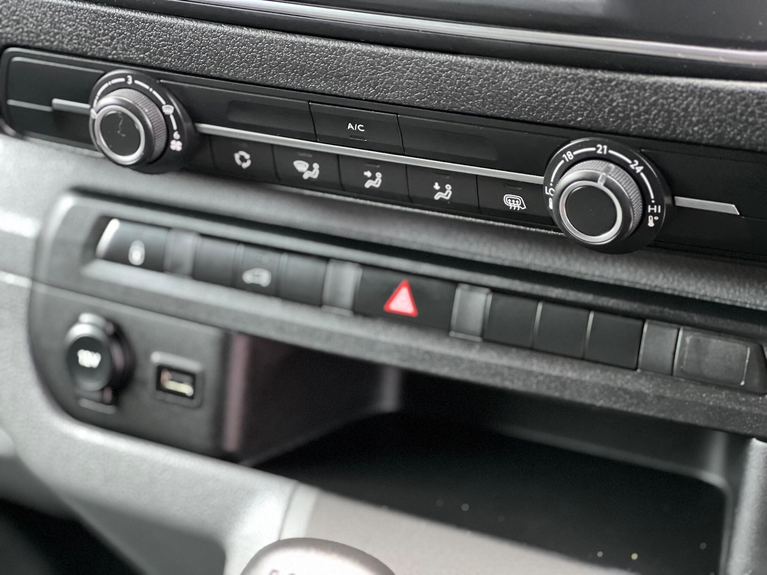 Used Peugeot Expert 2021 for sale - 76839547: Photo 13