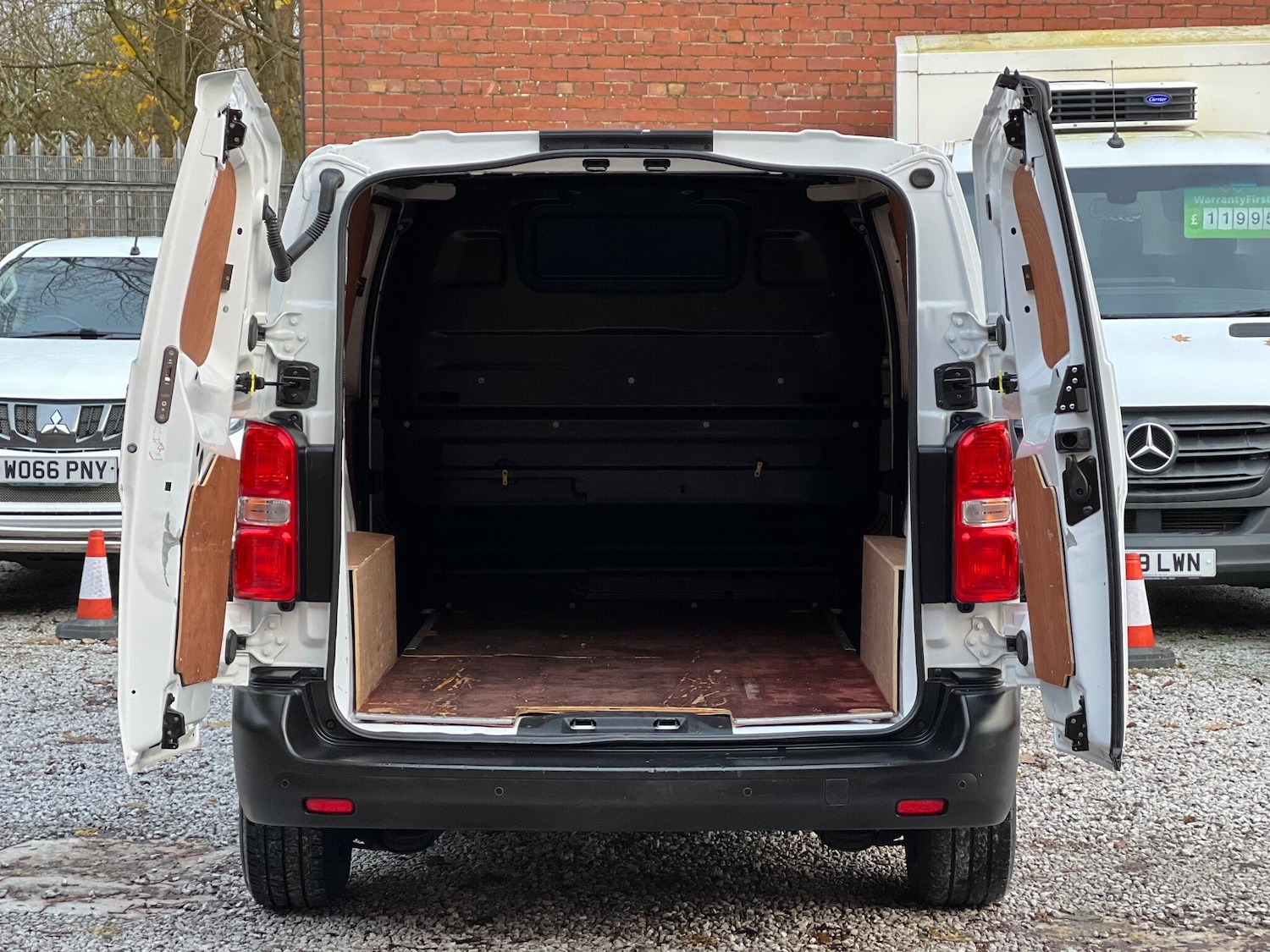 Used Peugeot Expert 2021 for sale - 76839547: Photo 25