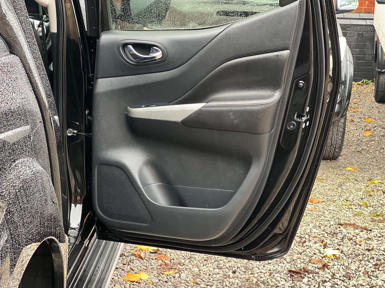 Used Nissan Navara 2019 for sale - 76989937: Photo 42