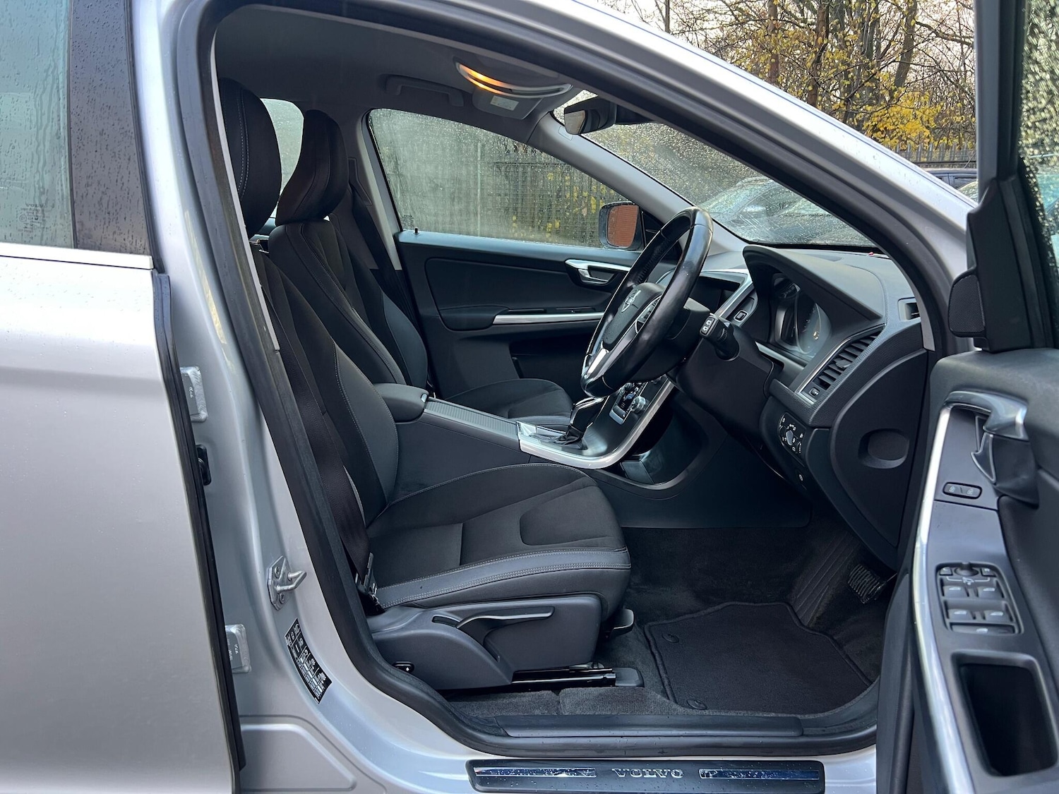 Used Volvo XC60 2015 for sale - 76752540: Photo 10