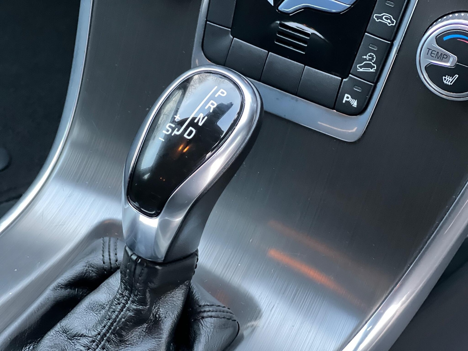 Used Volvo XC60 2015 for sale - 76752540: Photo 12