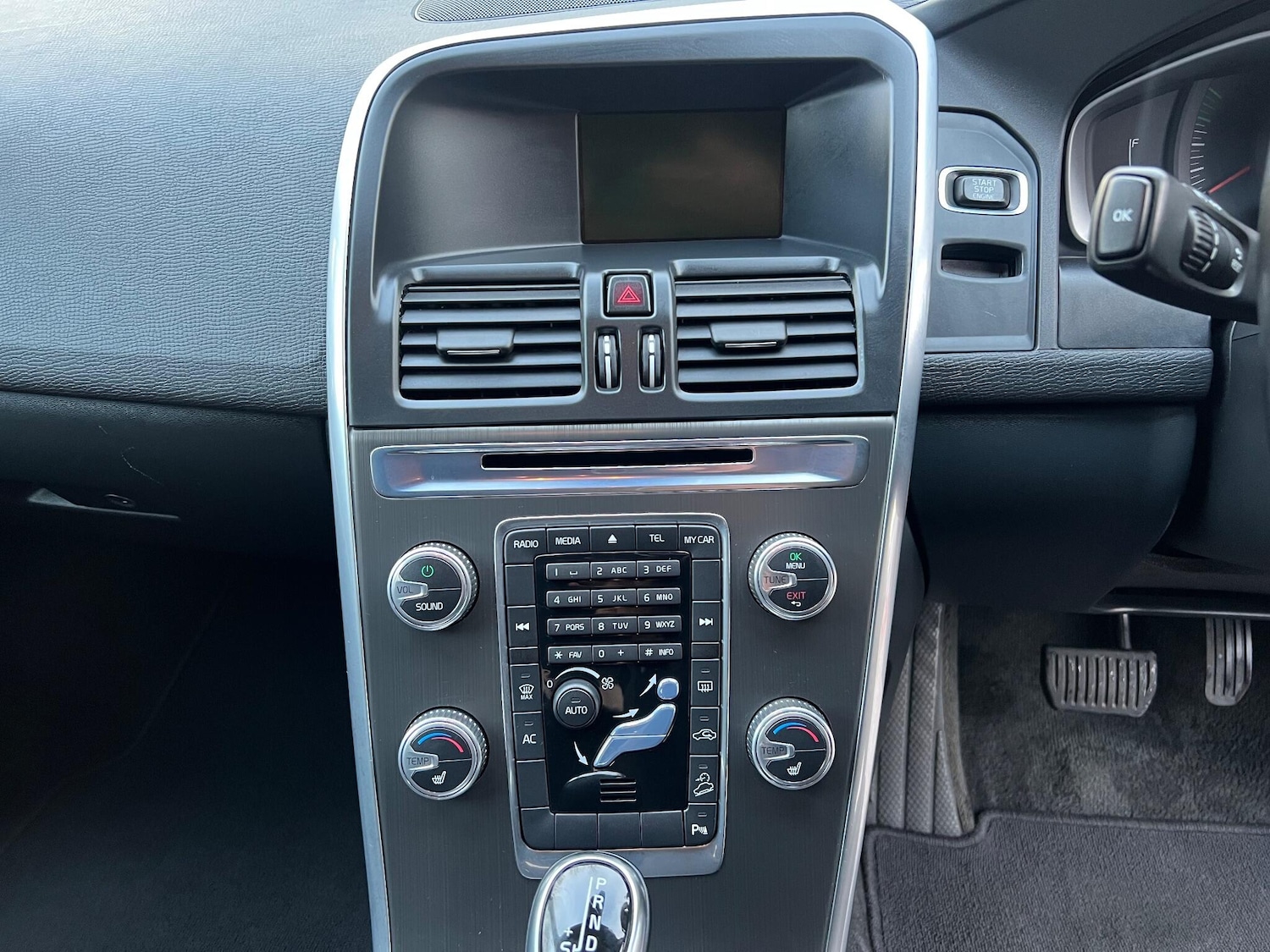 Used Volvo XC60 2015 for sale - 76752540: Photo 13