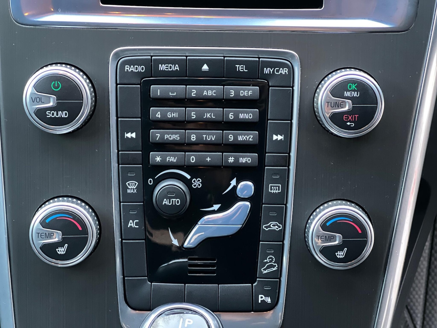 Used Volvo XC60 2015 for sale - 76752540: Photo 14