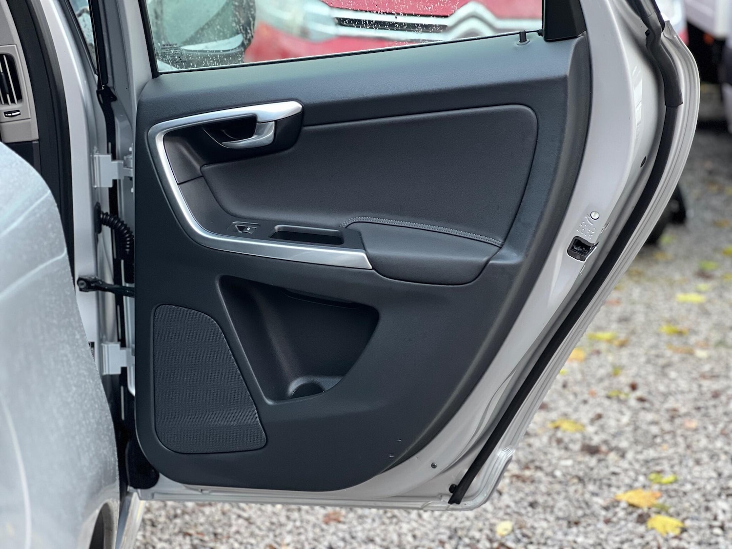 Used Volvo XC60 2015 for sale - 76752540: Photo 31