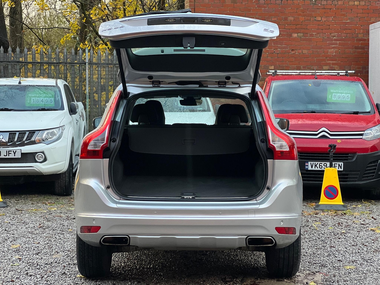 Used Volvo XC60 2015 for sale - 76752540: Photo 38