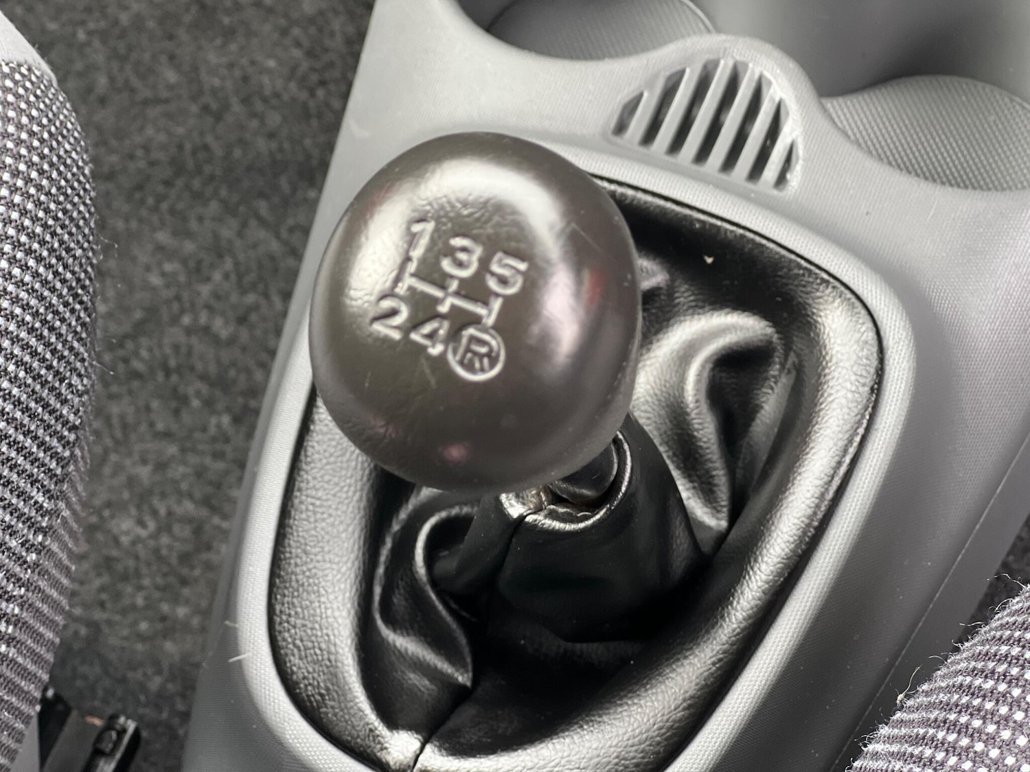 Used Peugeot 107 2008 for sale - 77695959: Photo 12