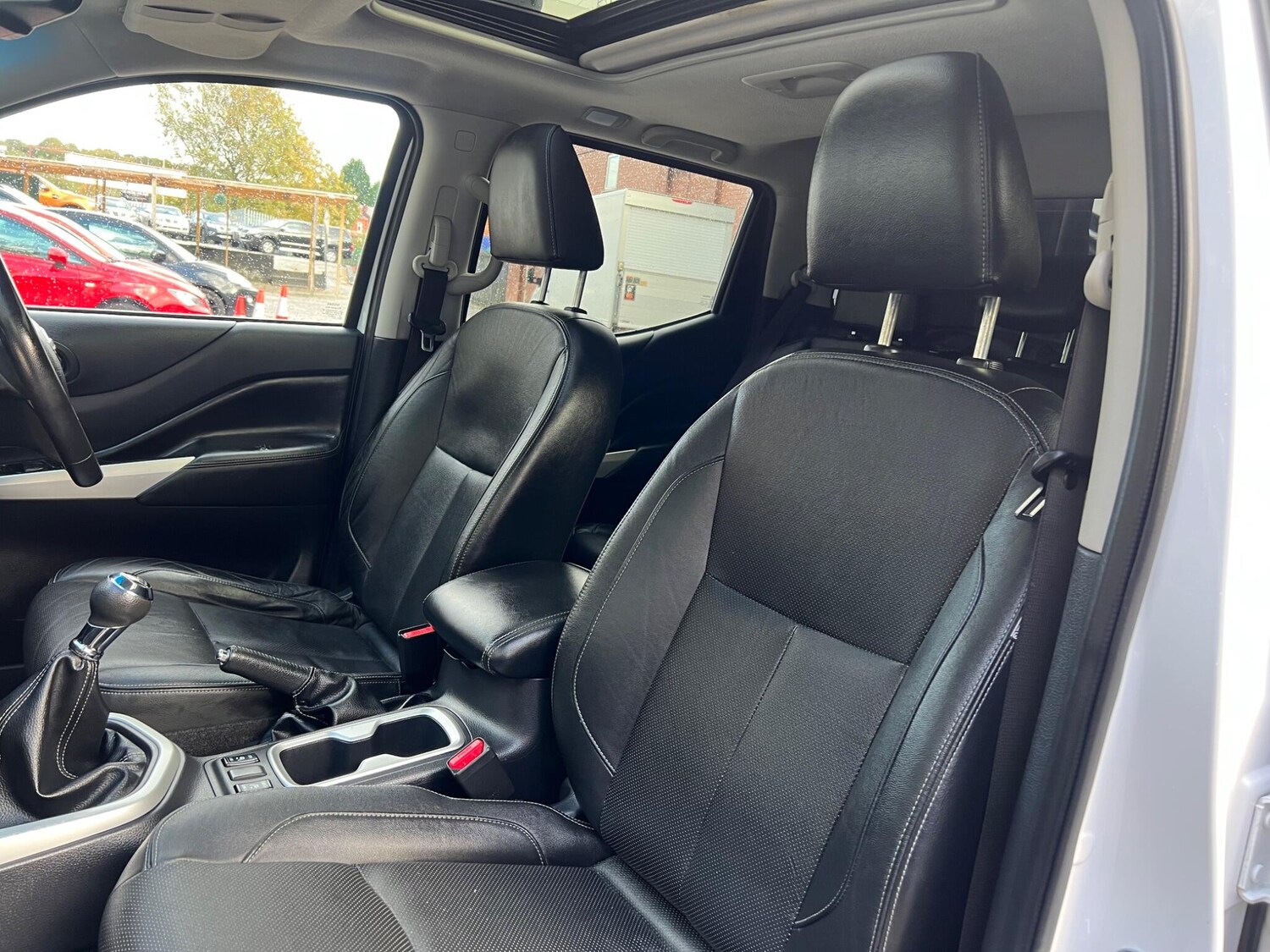 Used Nissan Navara 2017 for sale - 76377308: Photo 29