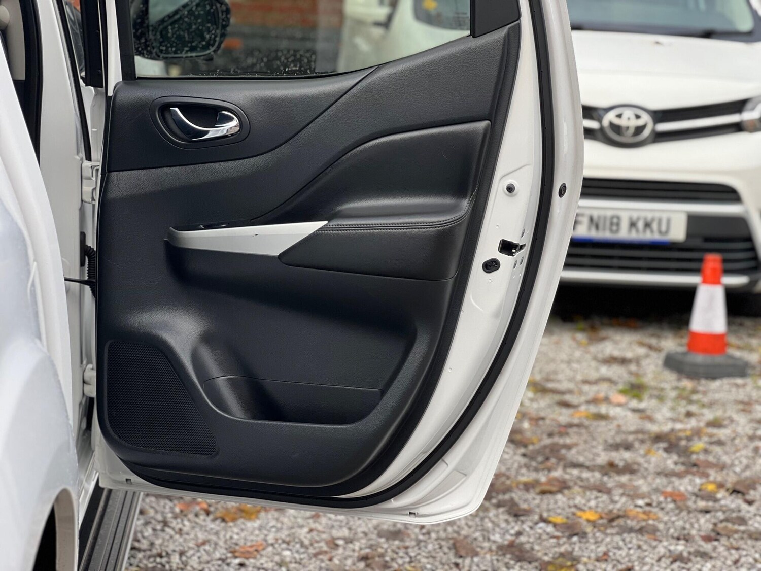 Used Nissan Navara 2017 for sale - 76377308: Photo 41