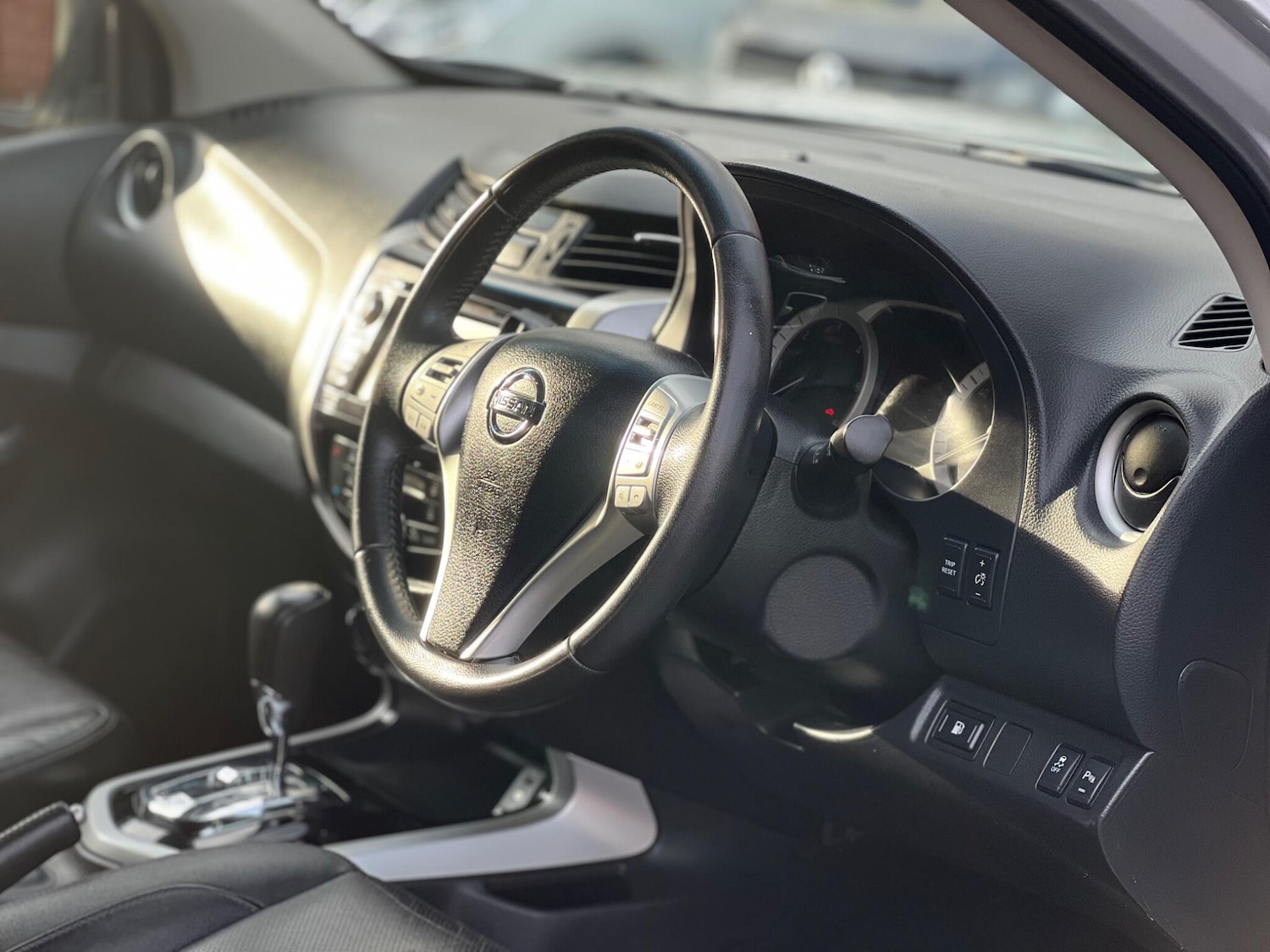 Used Nissan Navara 2018 for sale - 77202430: Photo 17