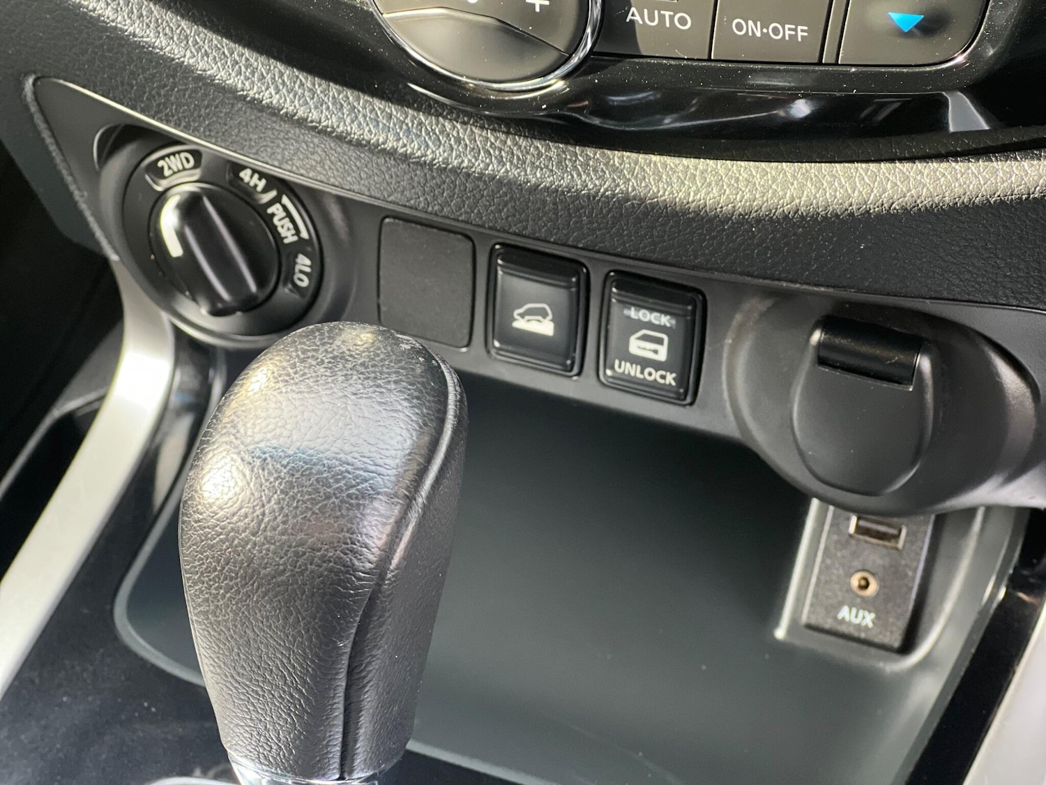 Used Nissan Navara 2018 for sale - 77202430: Photo 21