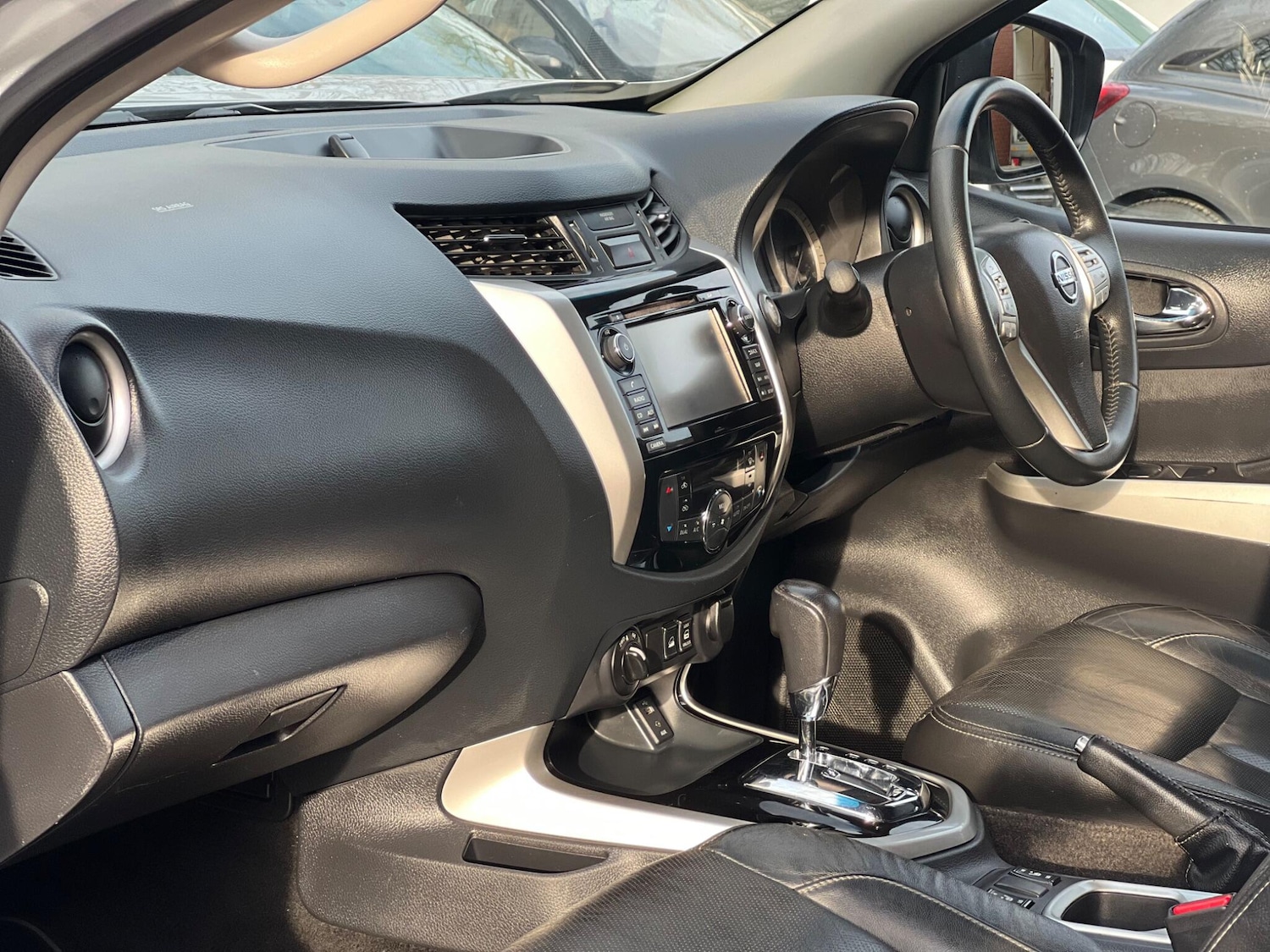 Used Nissan Navara 2018 for sale - 77202430: Photo 31