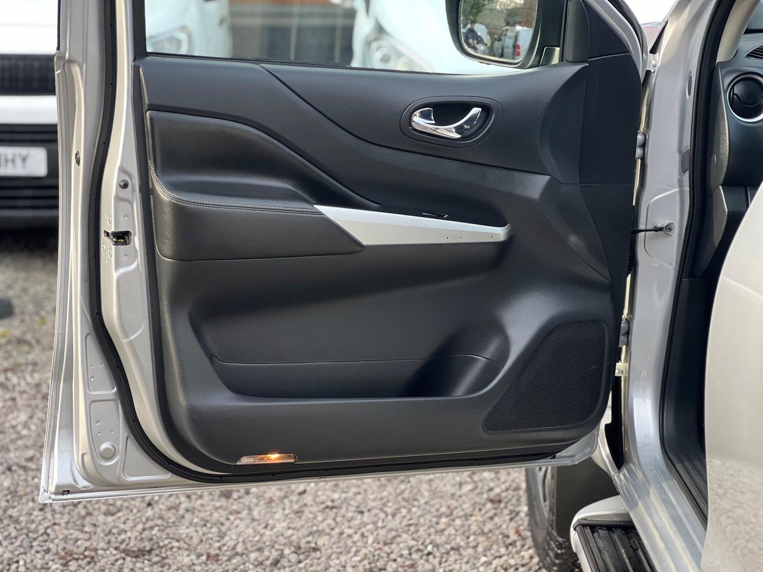 Used Nissan Navara 2018 for sale - 77202430: Photo 33