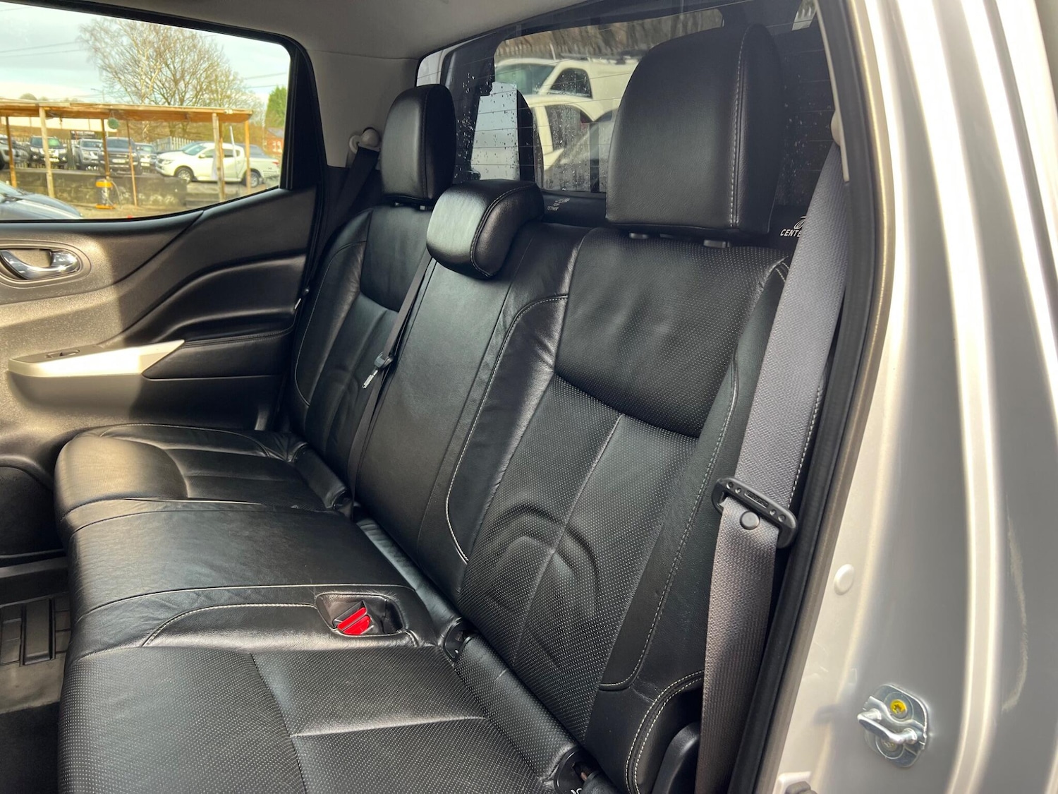 Used Nissan Navara 2018 for sale - 77202430: Photo 36