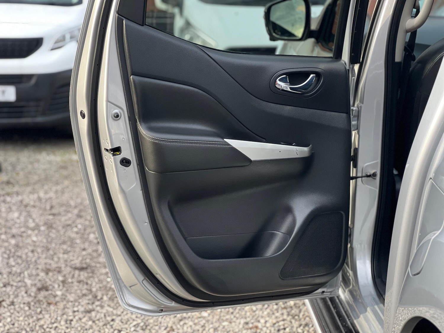 Used Nissan Navara 2018 for sale - 77202430: Photo 37