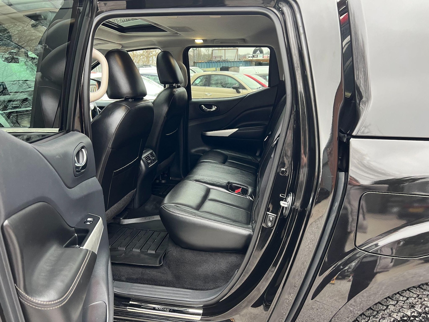 Used Nissan Navara 2016 for sale - 77426074: Photo 37