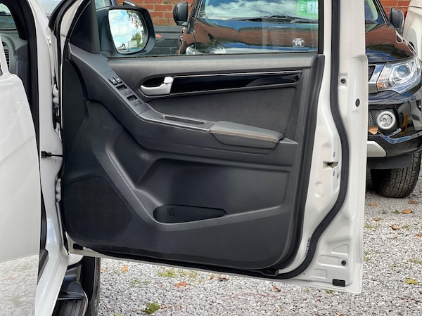 Used Isuzu D-Max 2018 for sale - 76059384: Photo 27