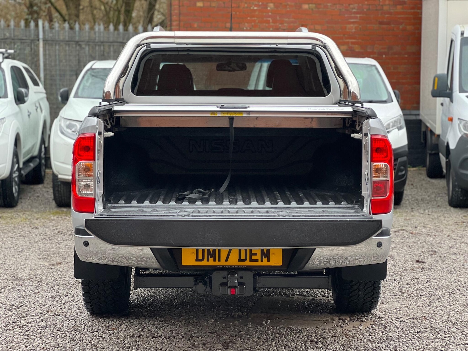 Used Nissan Navara 2017 for sale - 77155316: Photo 42