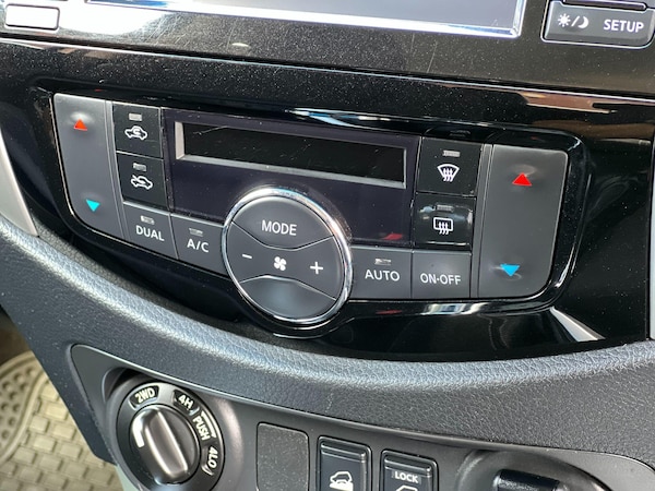 Used Nissan Navara 2017 for sale - 75732375: Photo 13