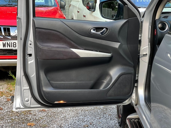 Used Nissan Navara 2017 for sale - 75732375: Photo 24