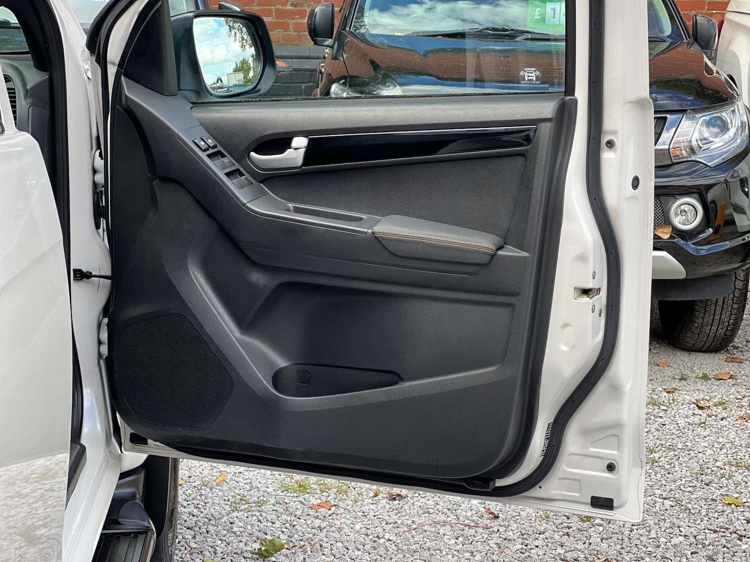 Used Isuzu D-Max 2018 for sale - 76989903: Photo 27