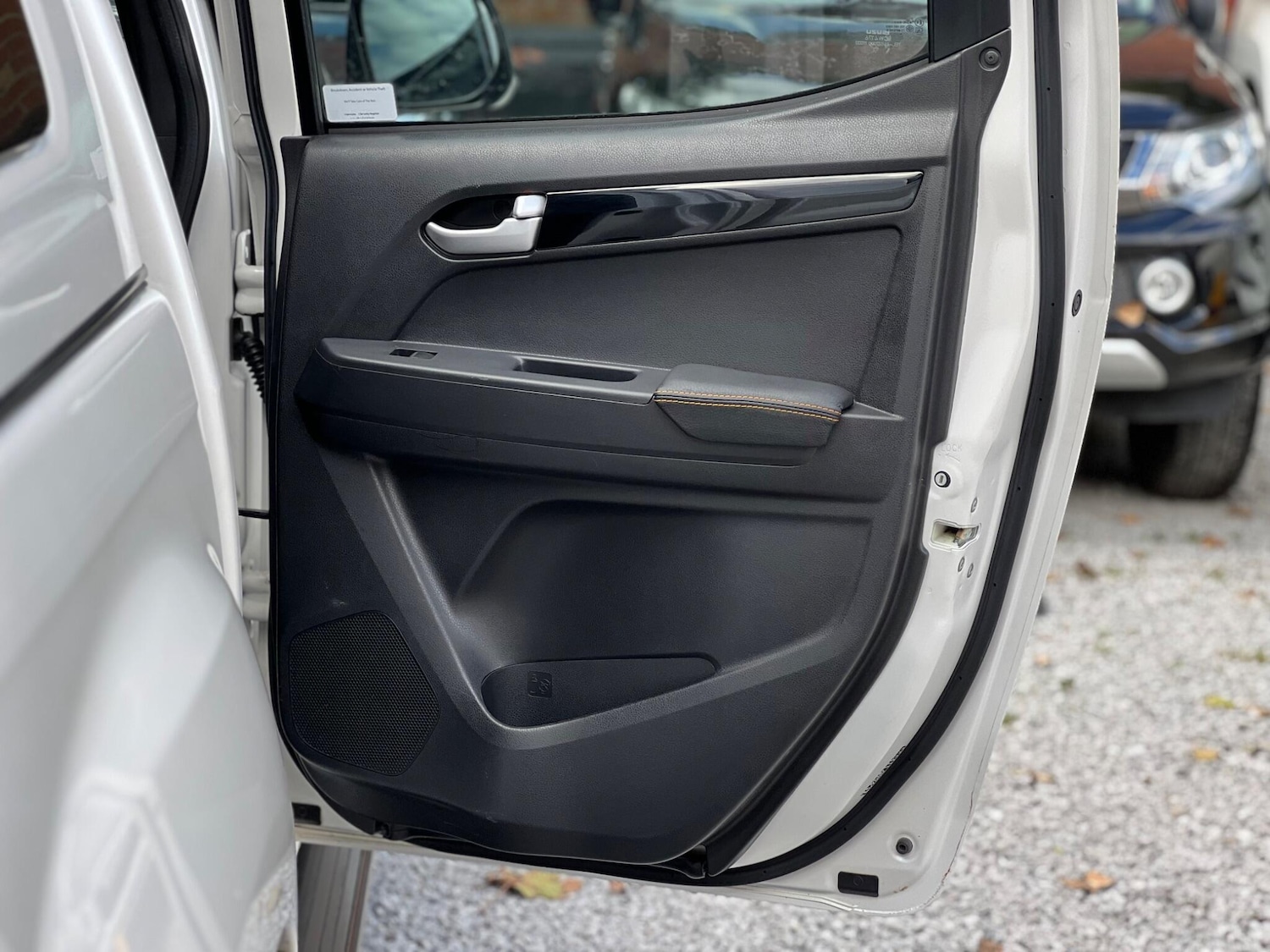 Used Isuzu D-Max 2018 for sale - 76989903: Photo 38