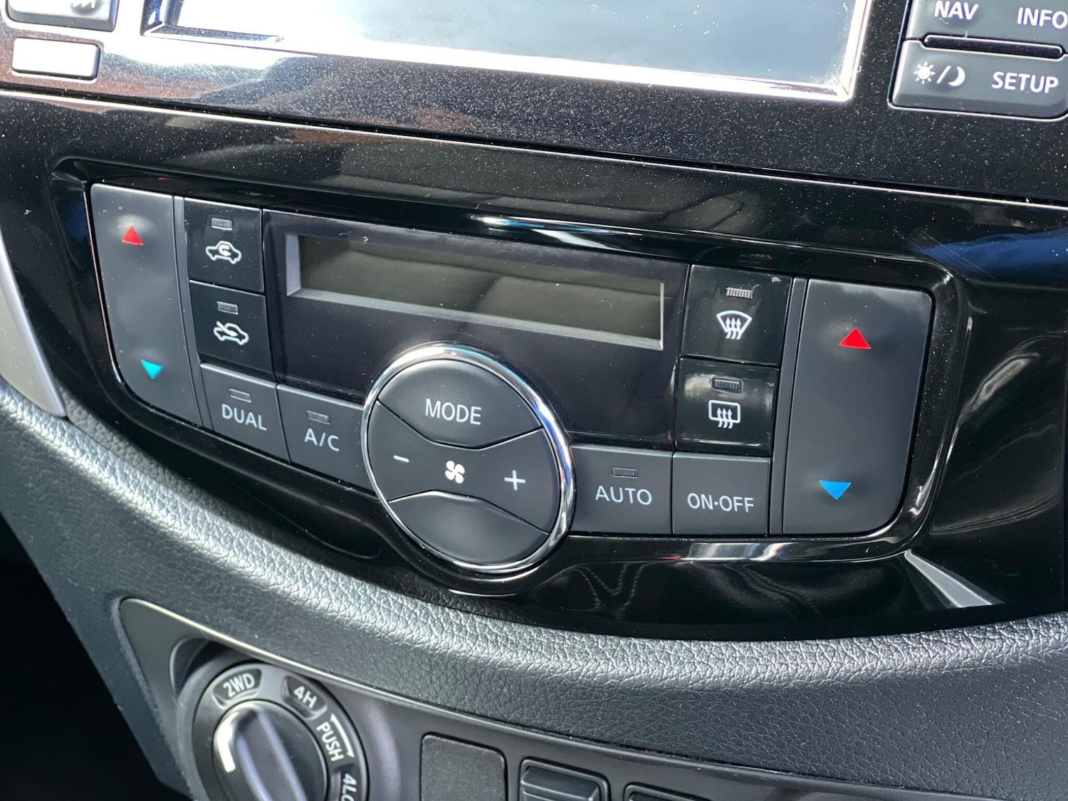 Used Nissan Navara 2017 for sale - 76440549: Photo 25