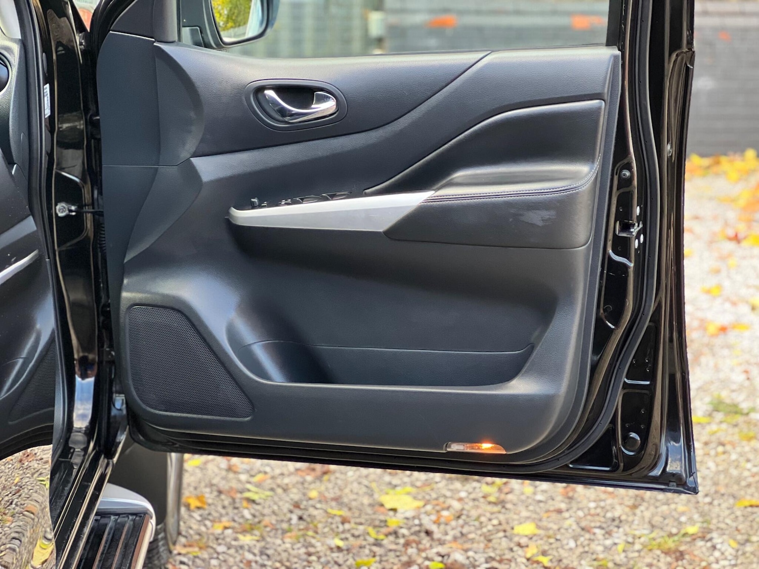 Used Nissan Navara 2017 for sale - 76440549: Photo 31