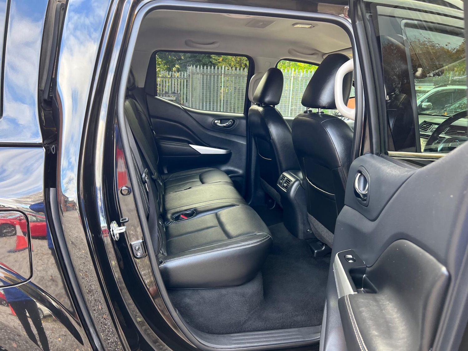 Used Nissan Navara 2017 for sale - 76440549: Photo 40