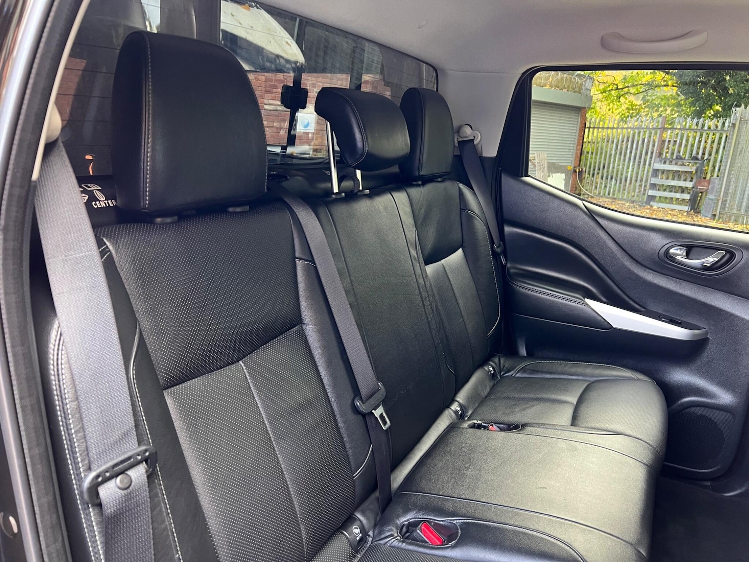 Used Nissan Navara 2017 for sale - 76440549: Photo 41