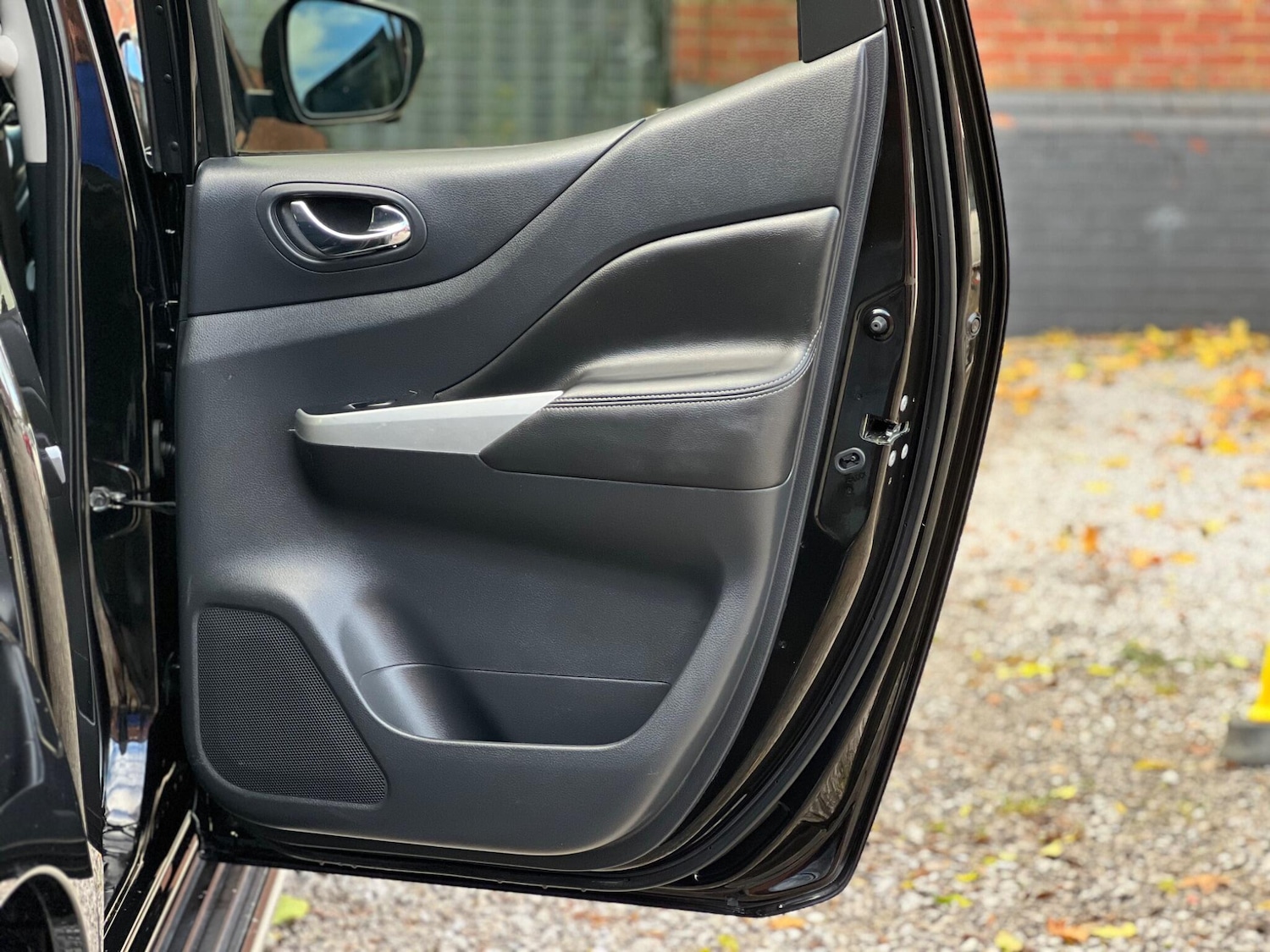 Used Nissan Navara 2017 for sale - 76440549: Photo 42