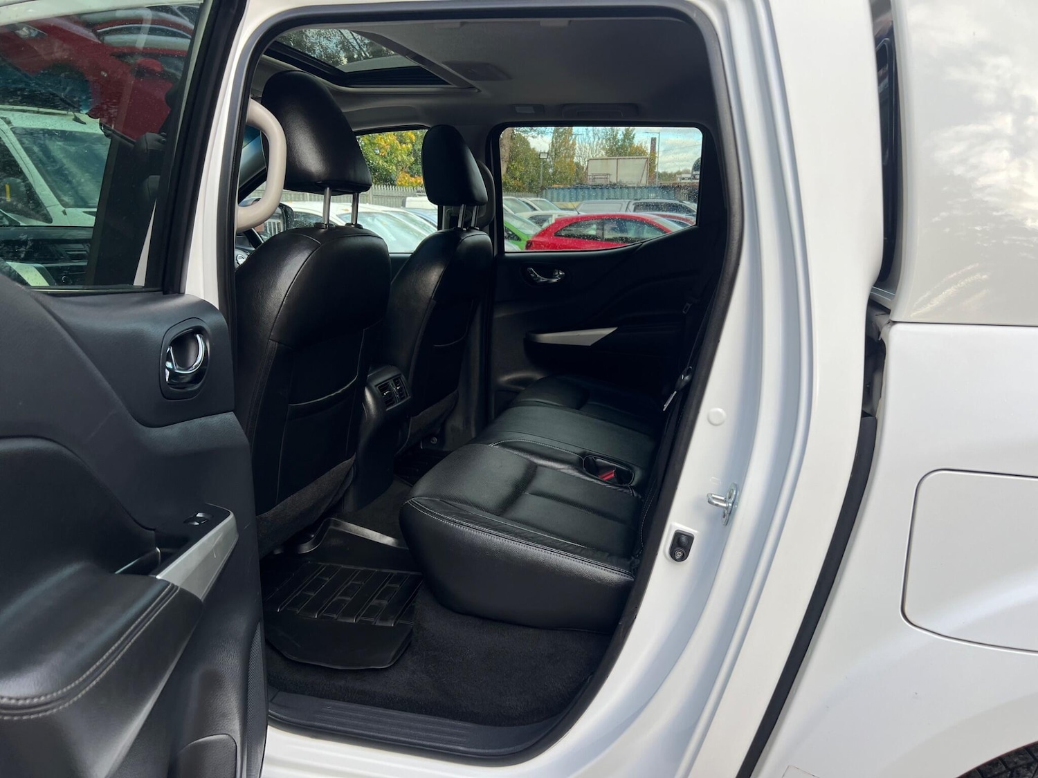 Used Nissan Navara 2017 for sale - 76989558: Photo 33