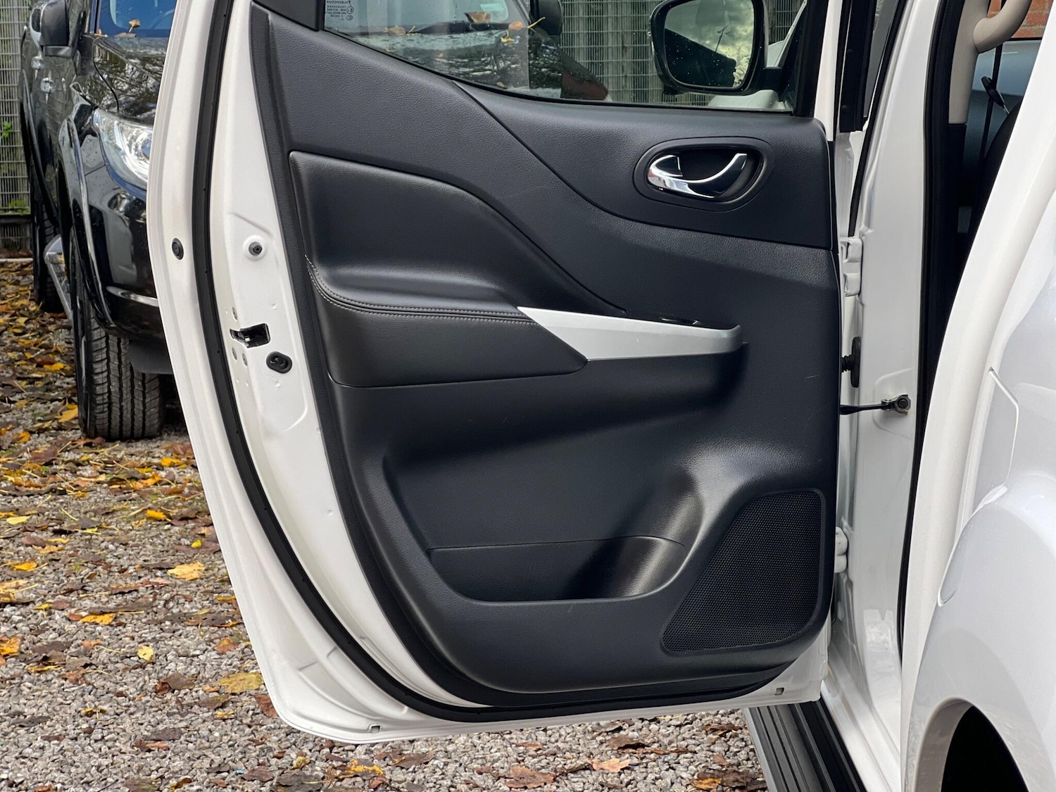 Used Nissan Navara 2017 for sale - 76989558: Photo 40