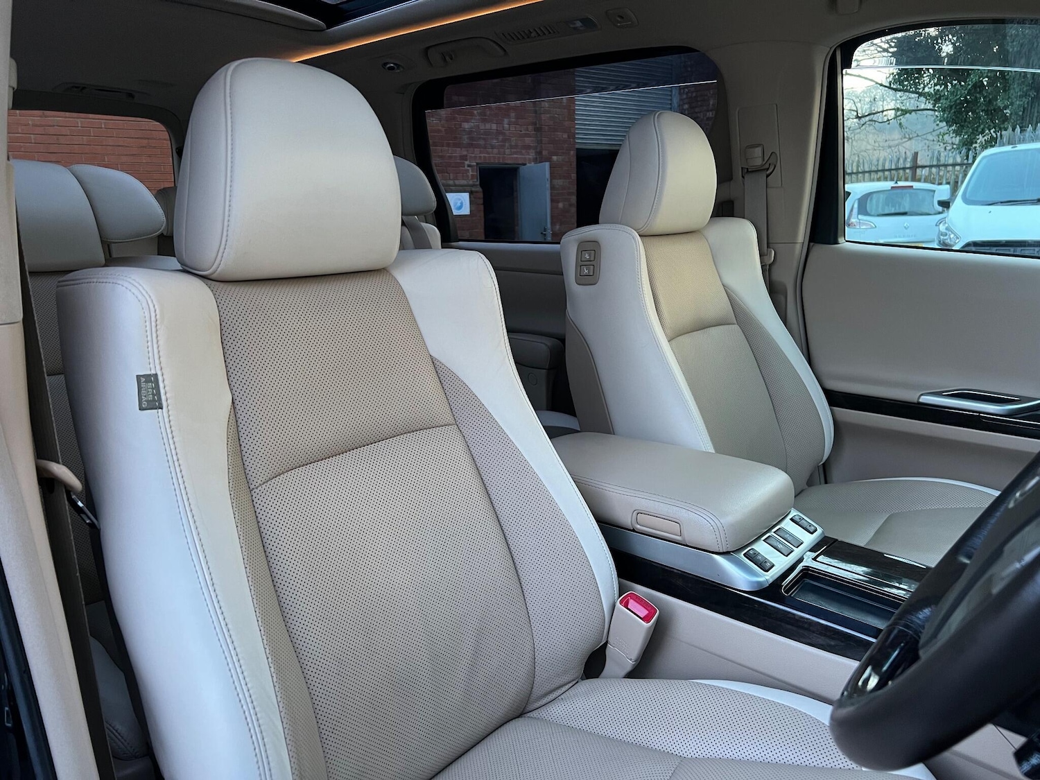 Used Toyota Alphard 2025 for sale - 77040959: Photo 24