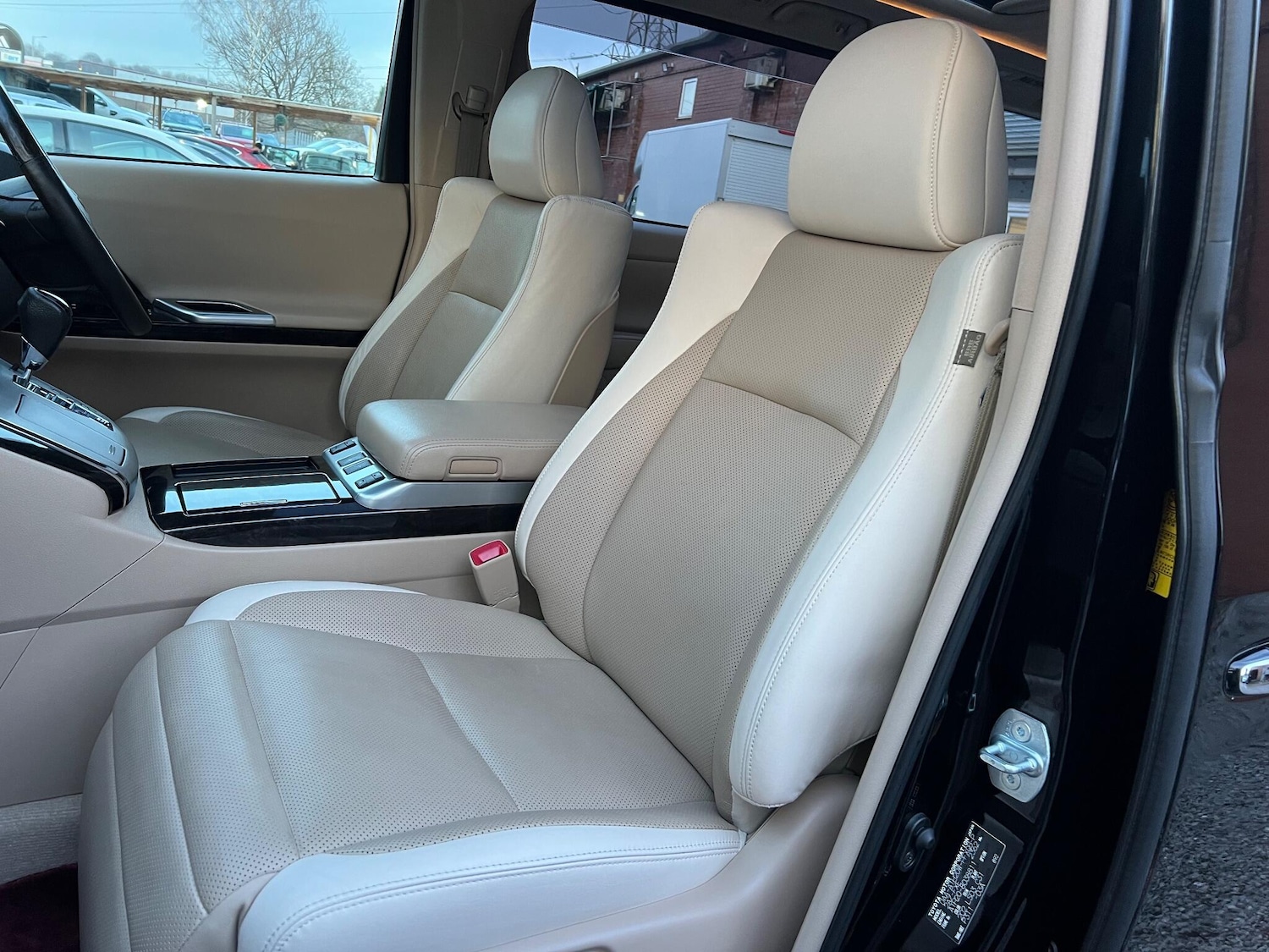 Used Toyota Alphard 2025 for sale - 77040959: Photo 29