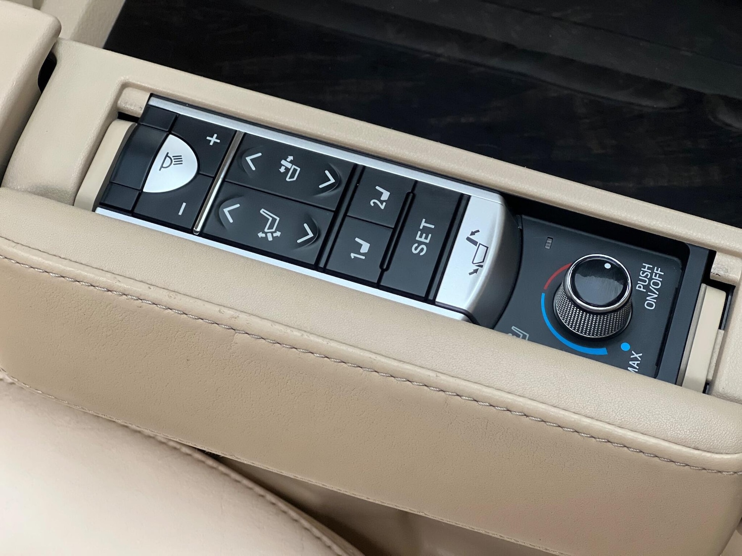 Used Toyota Alphard 2025 for sale - 77040959: Photo 37