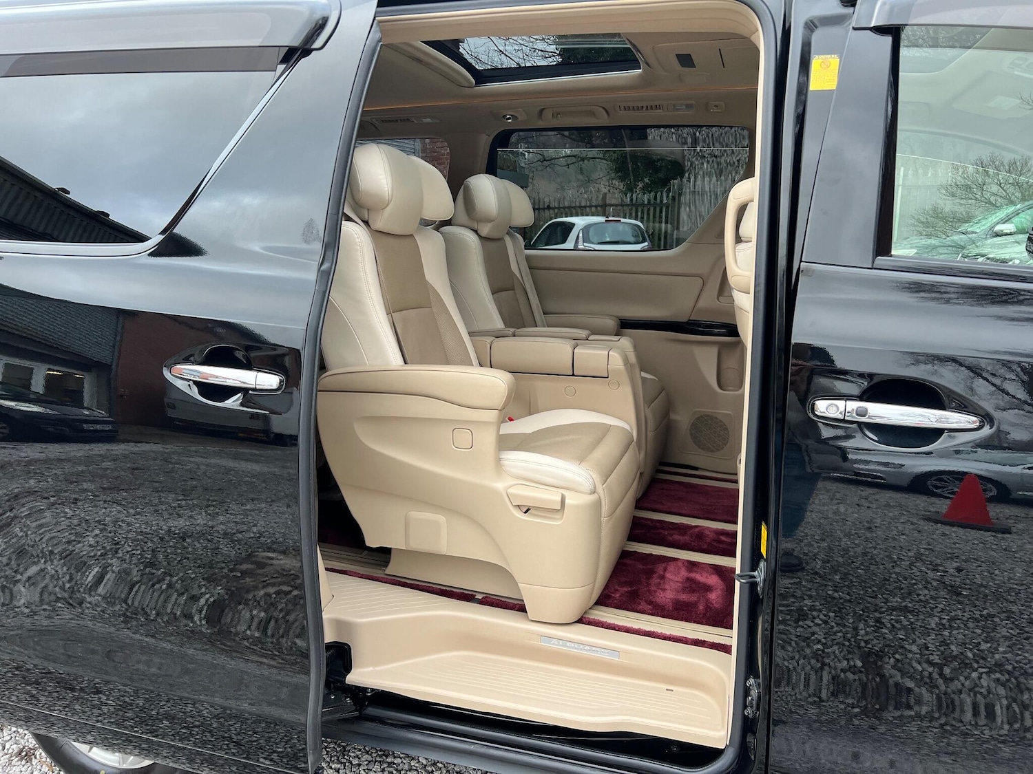 Used Toyota Alphard 2025 for sale - 77040959: Photo 40