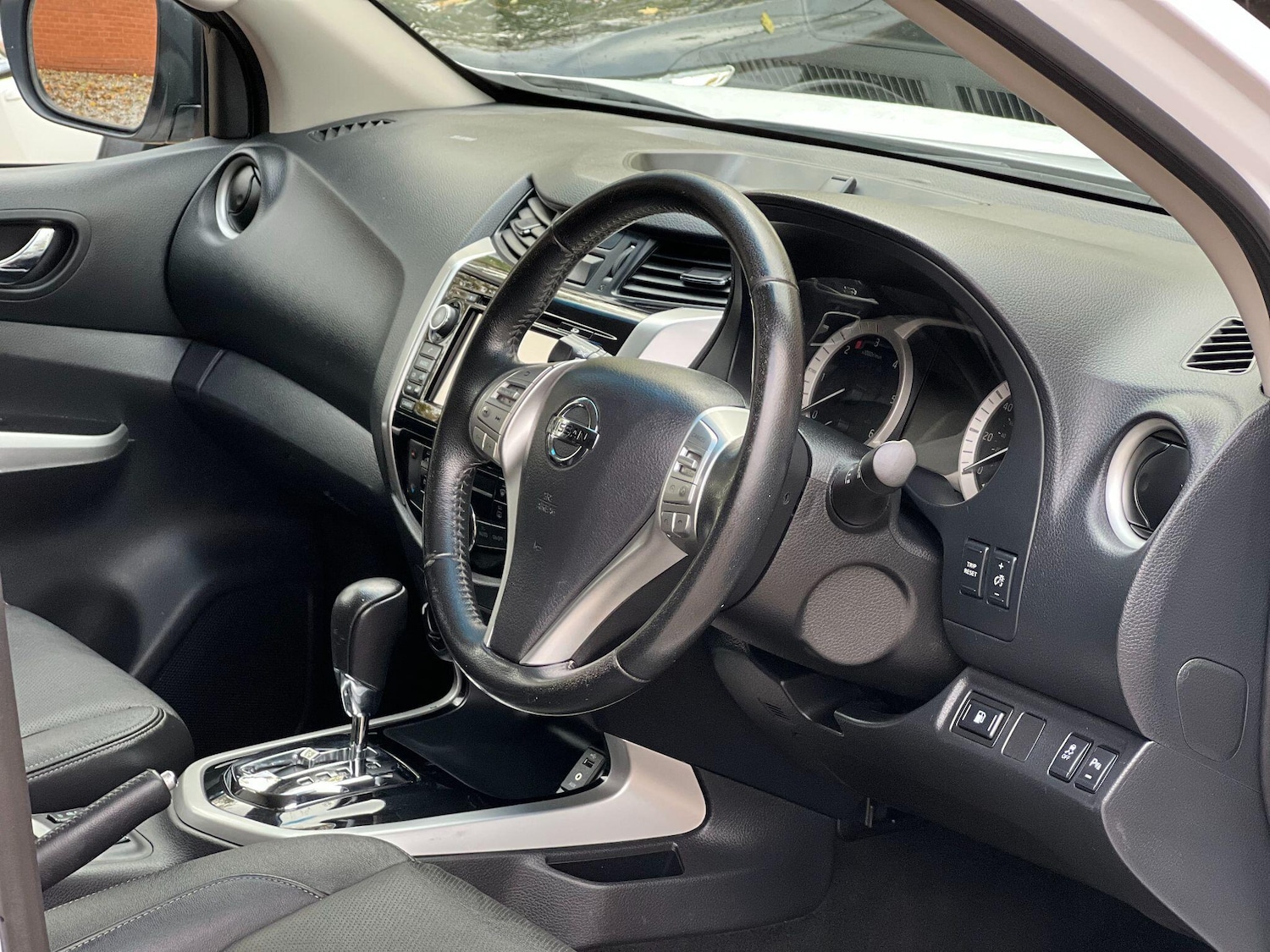 Used Nissan Navara 2017 for sale - 76457602: Photo 18