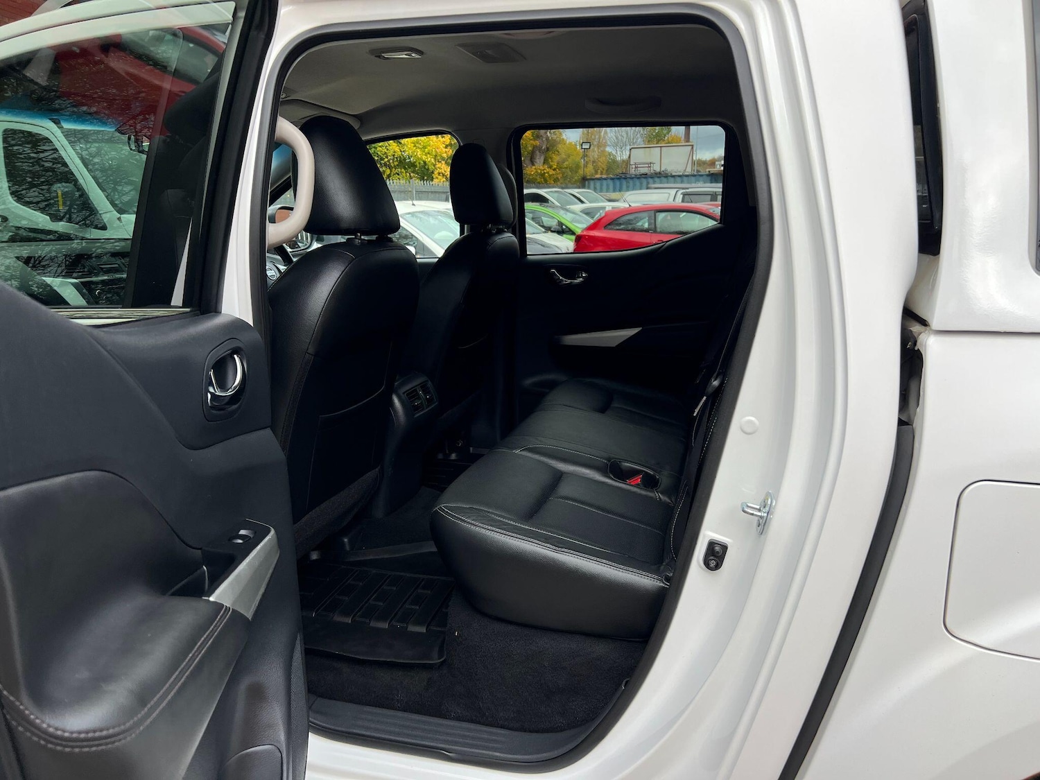 Used Nissan Navara 2017 for sale - 76457602: Photo 36