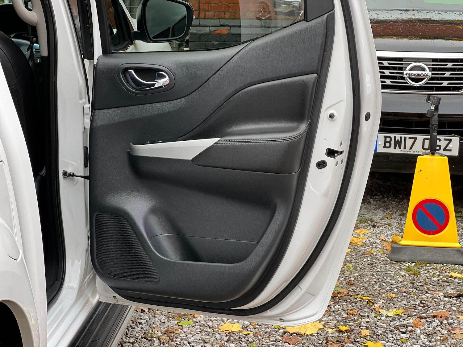 Used Nissan Navara 2017 for sale - 76457602: Photo 42