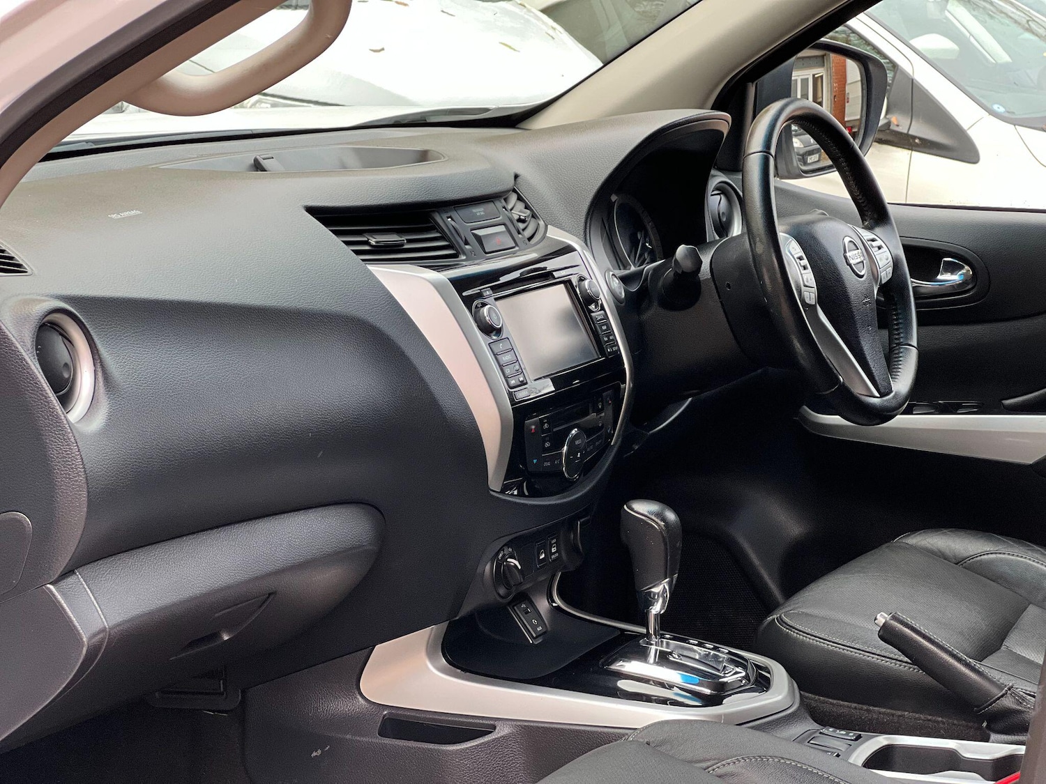 Used Nissan Navara 2017 for sale - 76989869: Photo 33