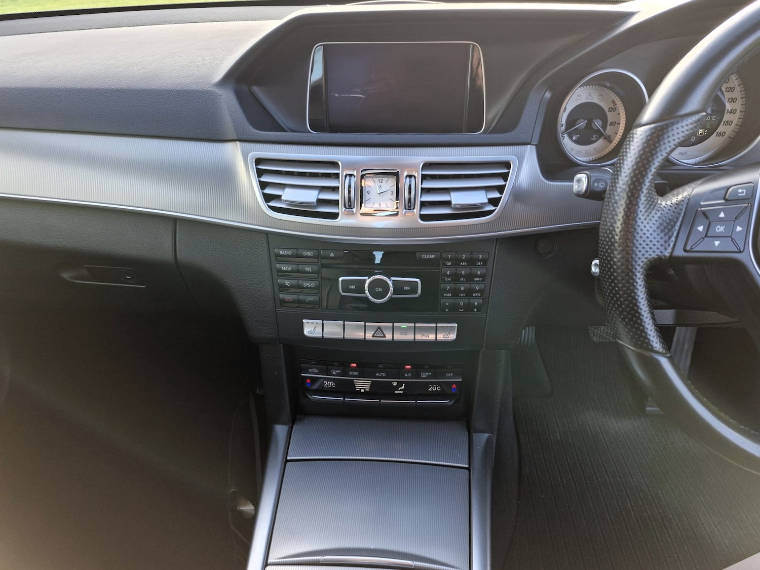 Used Mercedes-Benz E Class 2014 for sale - 76819749: Photo 27