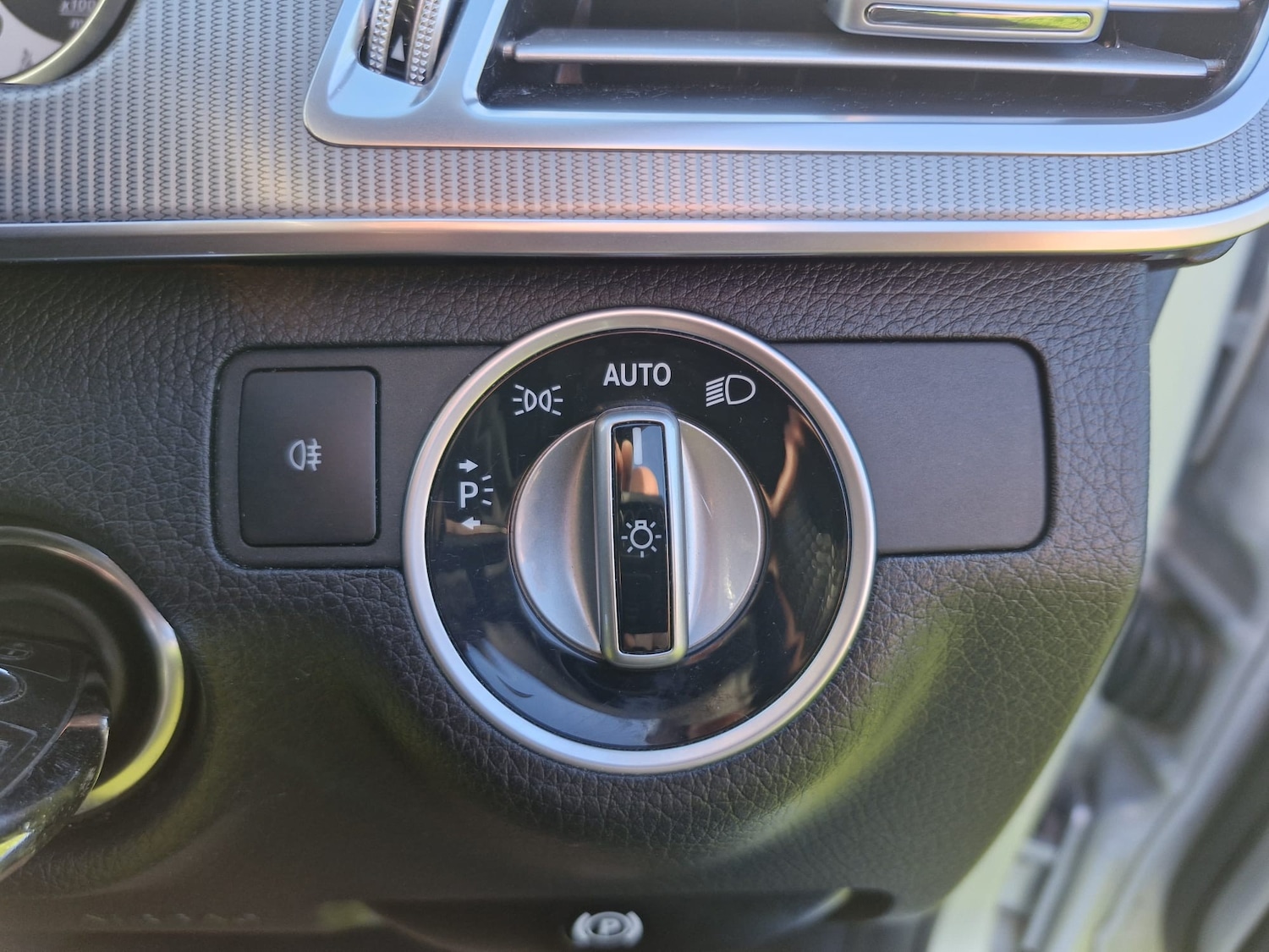 Used Mercedes-Benz E Class 2014 for sale - 76819749: Photo 32