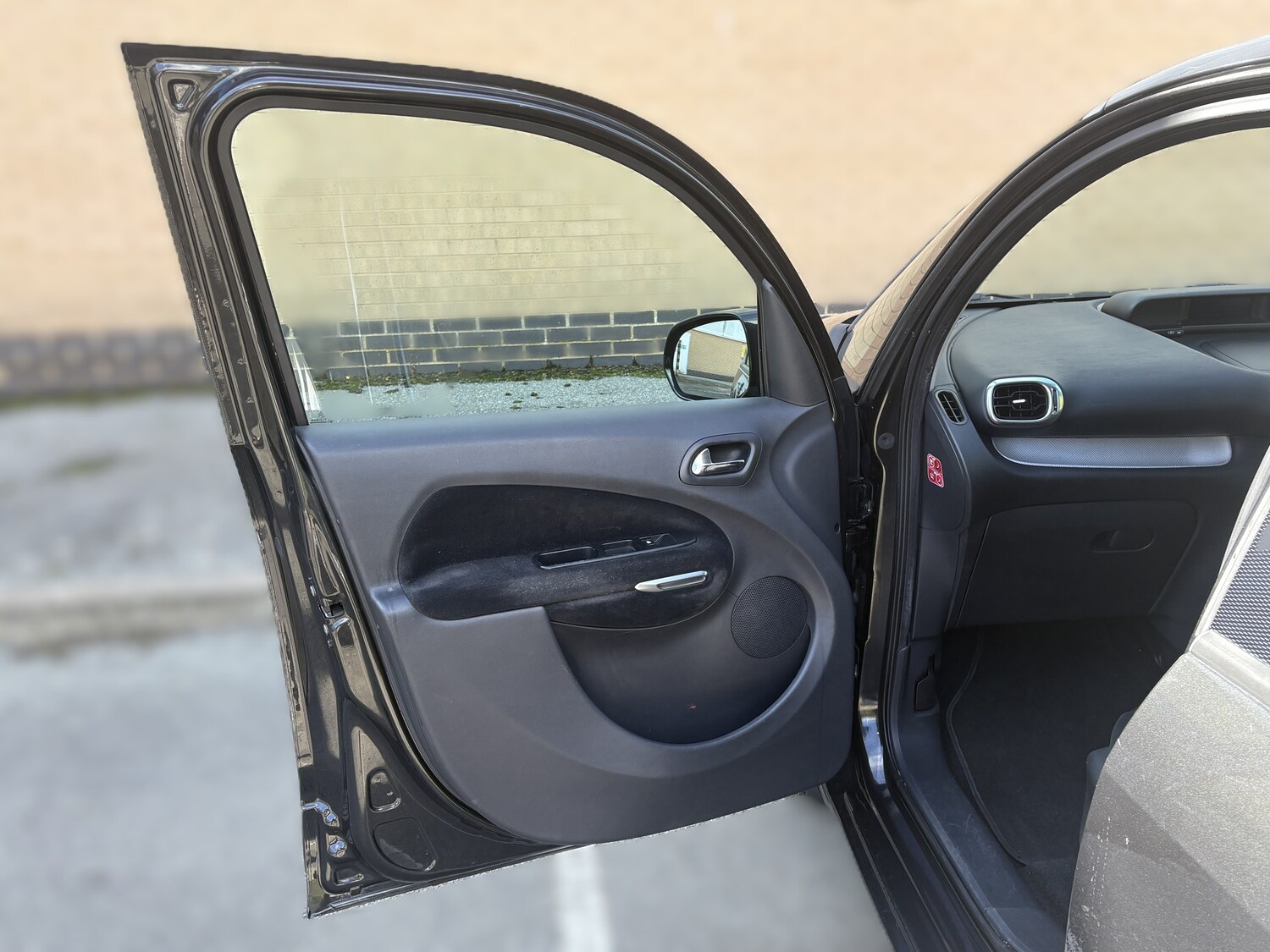 Used Citroen C3 Picasso 2011 for sale - 76057847: Photo 10